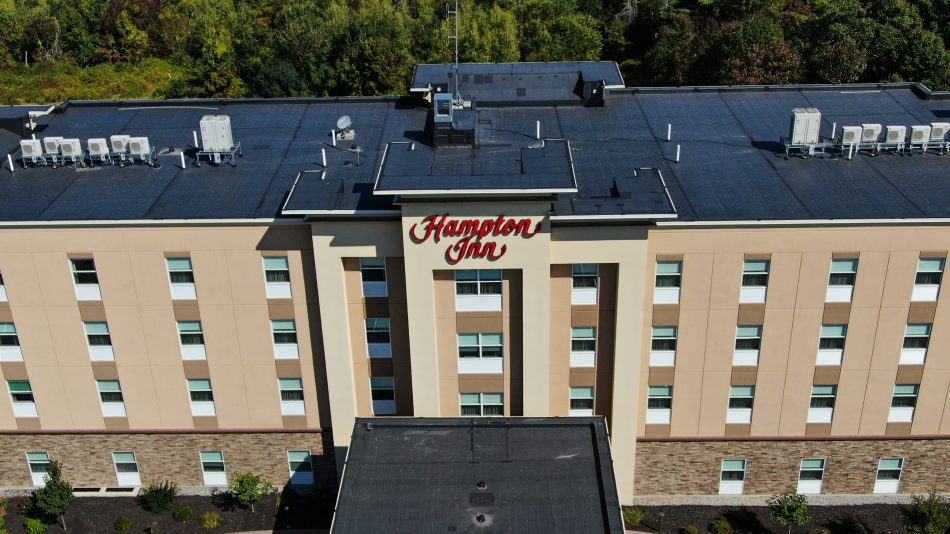 An aerial shot of the Hampton Inn in Oxford
